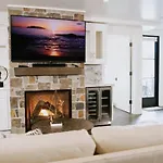 Gorgeous Apart Lux