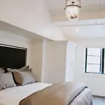 Gorgeous Apart Lux
